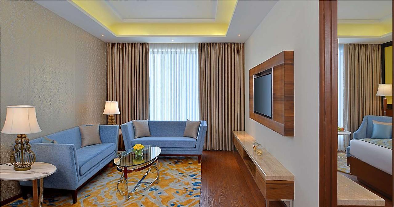 Radisson Gwalior Hotell Exteriör bild