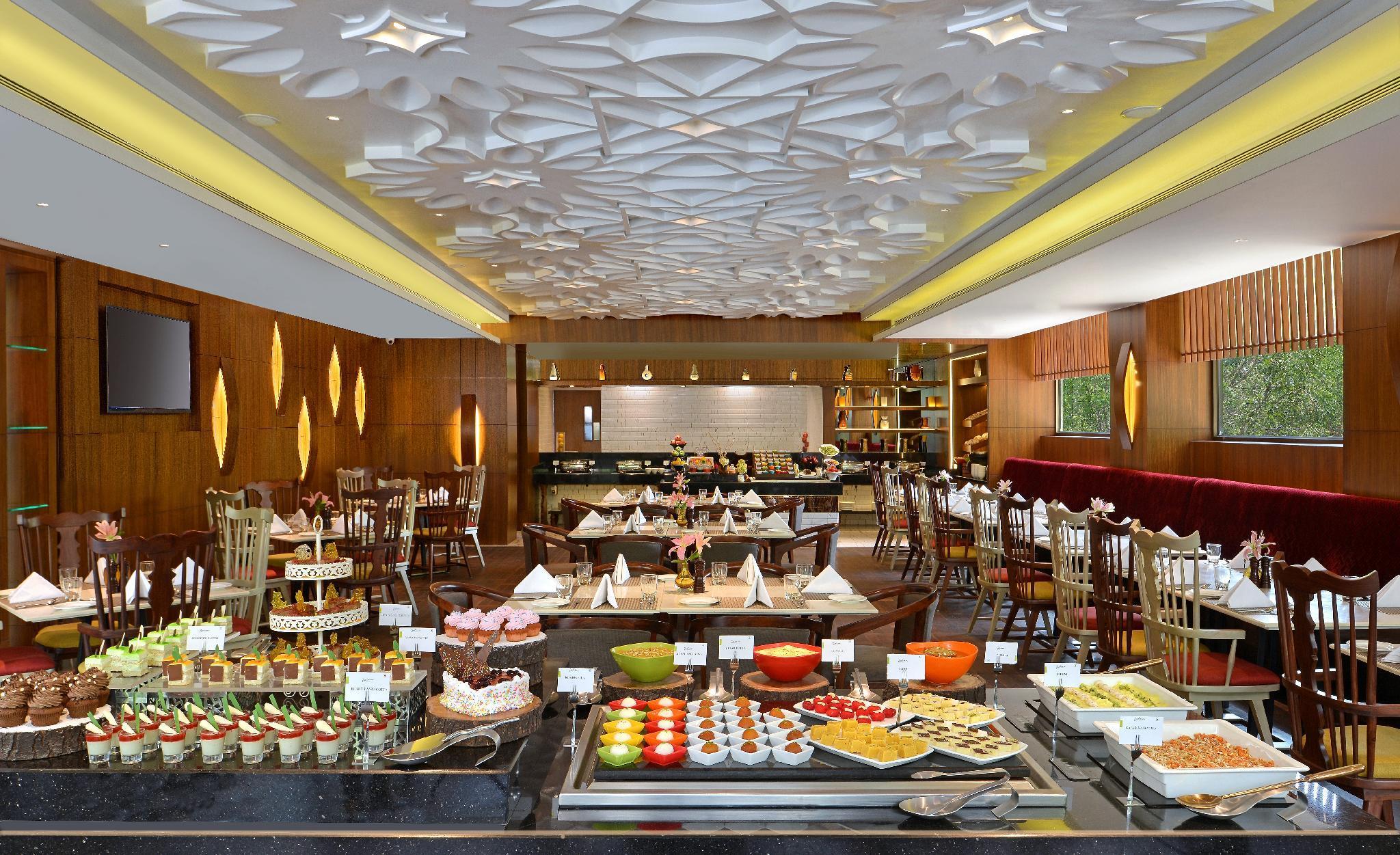 Radisson Gwalior Hotell Exteriör bild