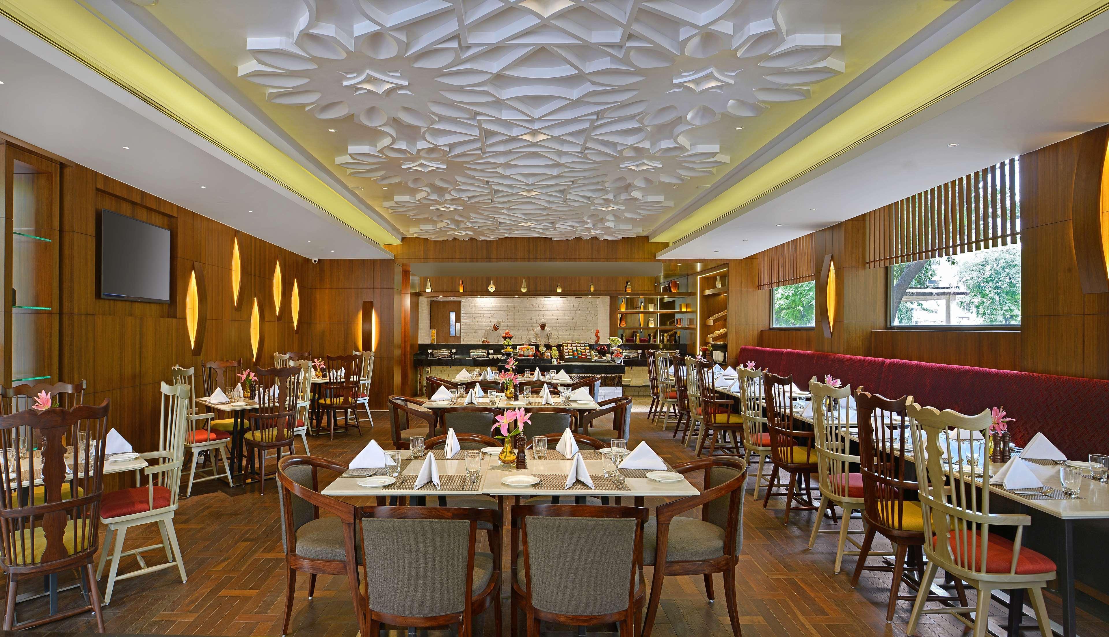 Radisson Gwalior Hotell Exteriör bild