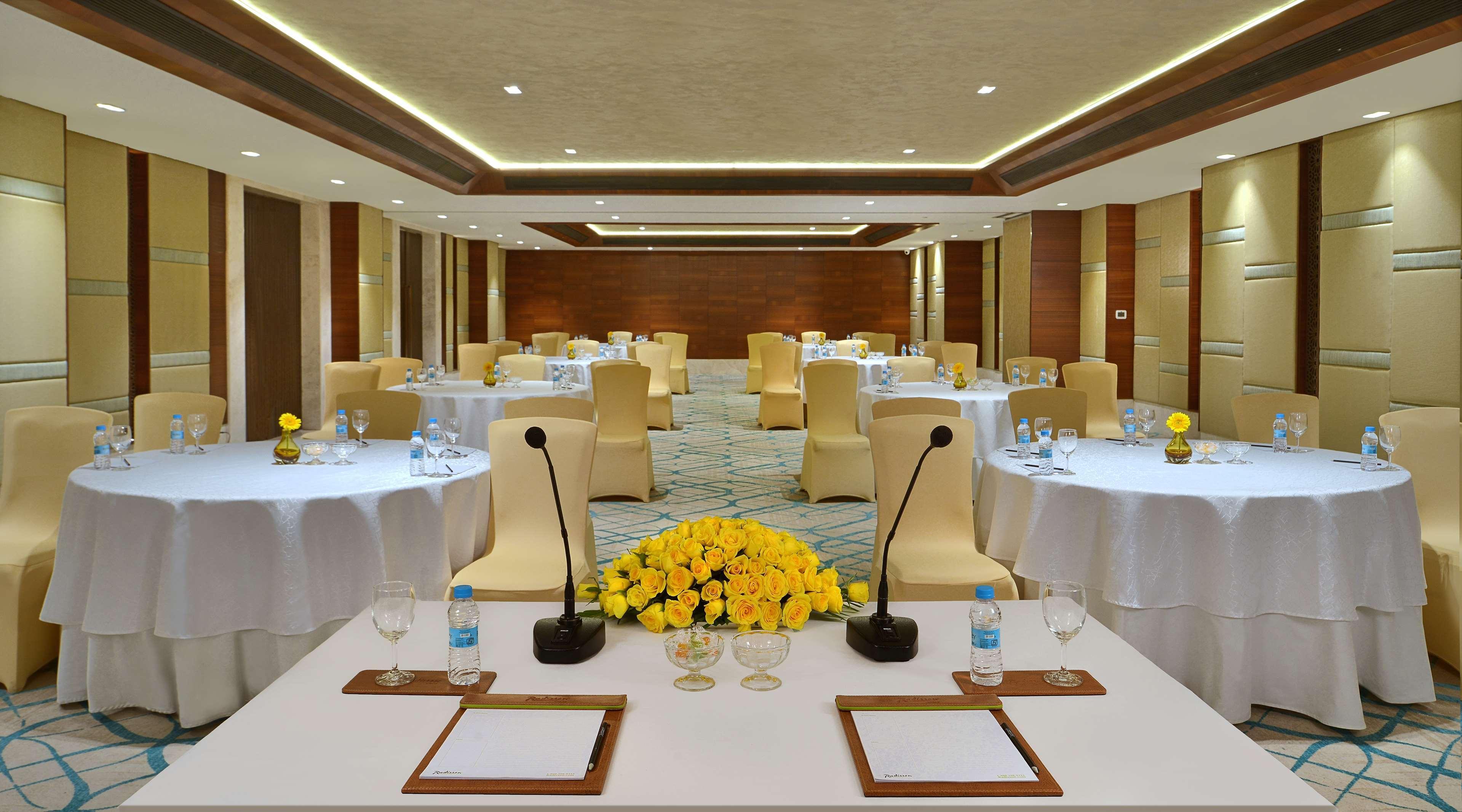 Radisson Gwalior Hotell Exteriör bild