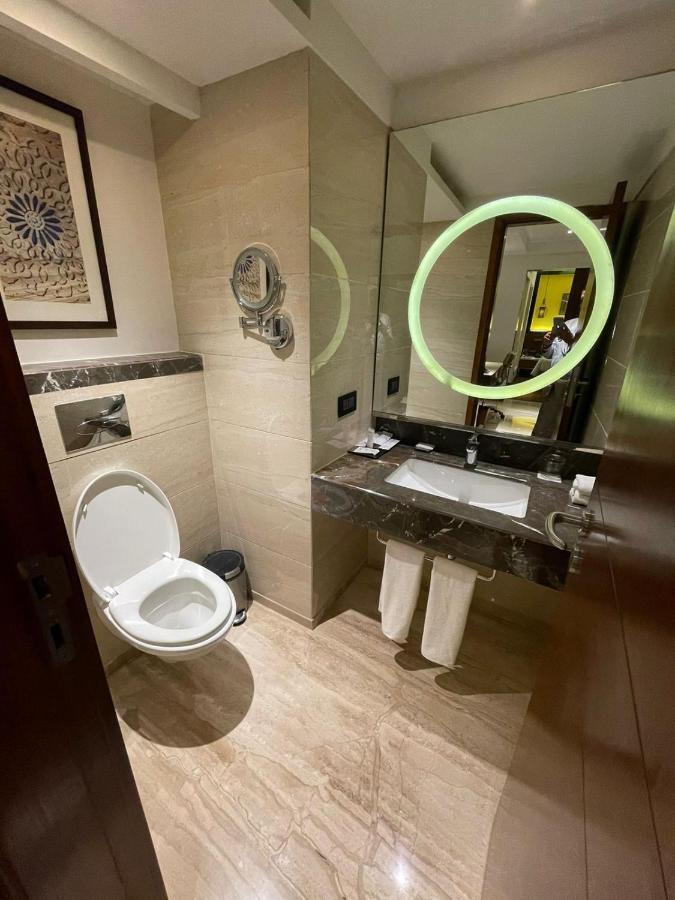 Radisson Gwalior Hotell Exteriör bild