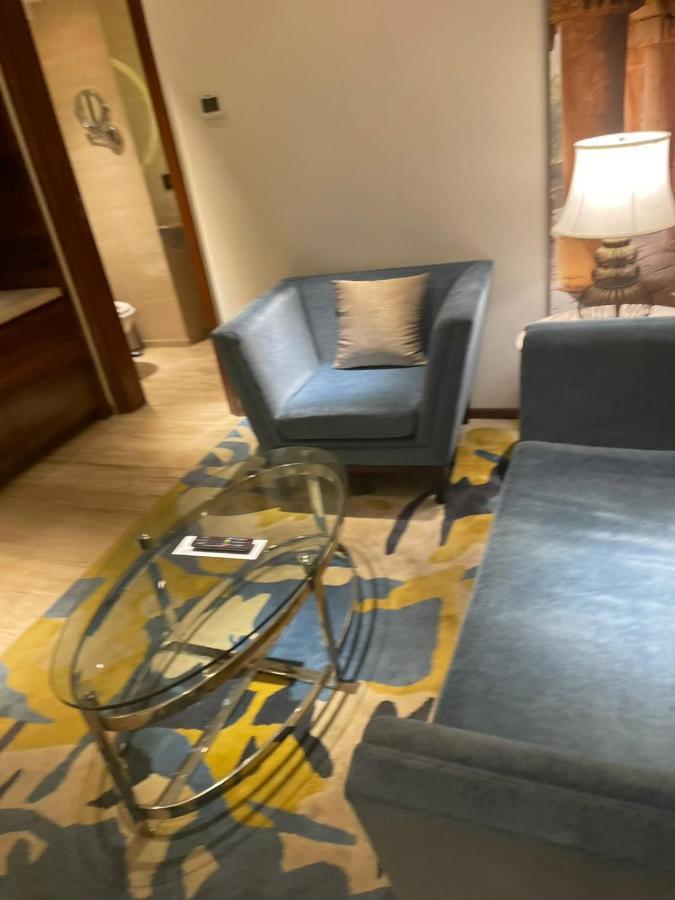 Radisson Gwalior Hotell Exteriör bild