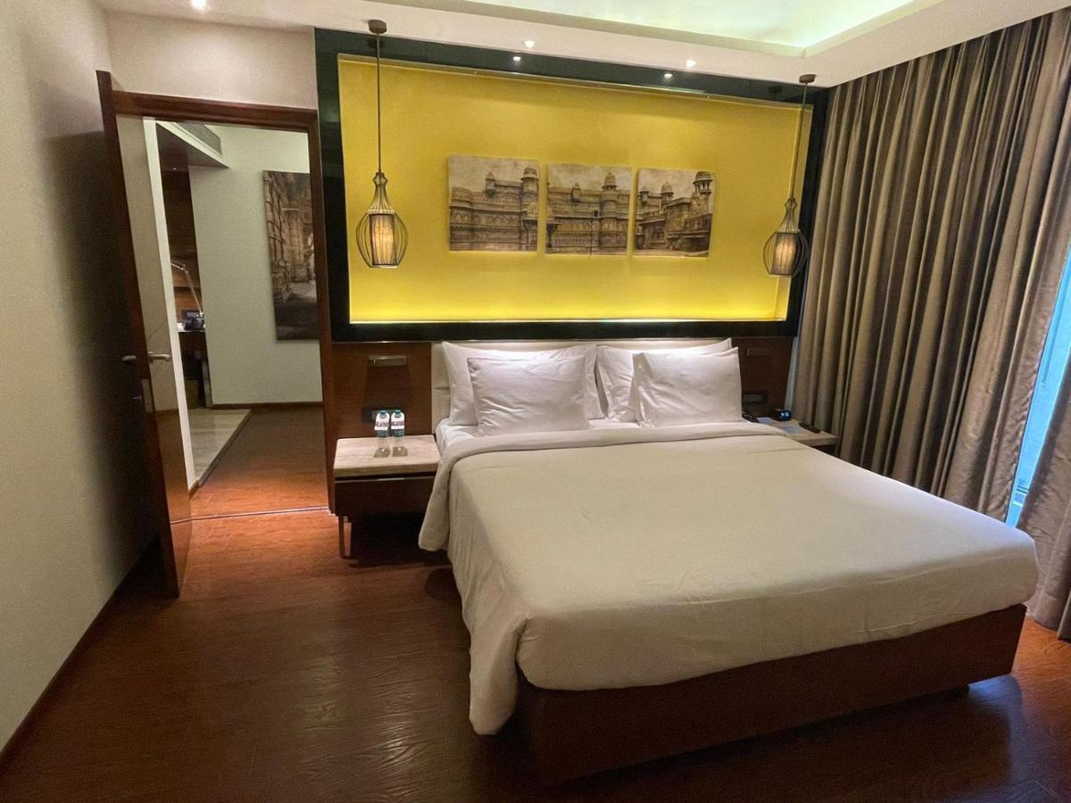 Radisson Gwalior Hotell Exteriör bild